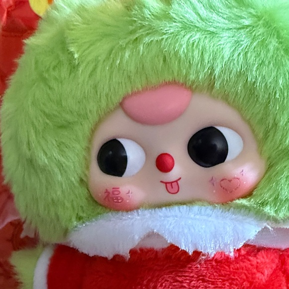 Baby Three plush doll from the Chinese New Year blind box series. (Santa?) - Picture 4 of 5